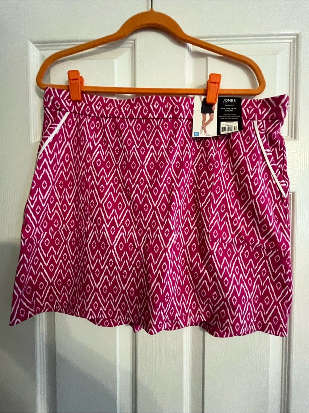 Jones New York Fuchsia Geometric Skort